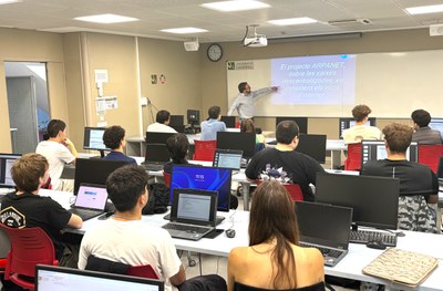 S’atorga la primera Beca FEDA per a dones informàtiques